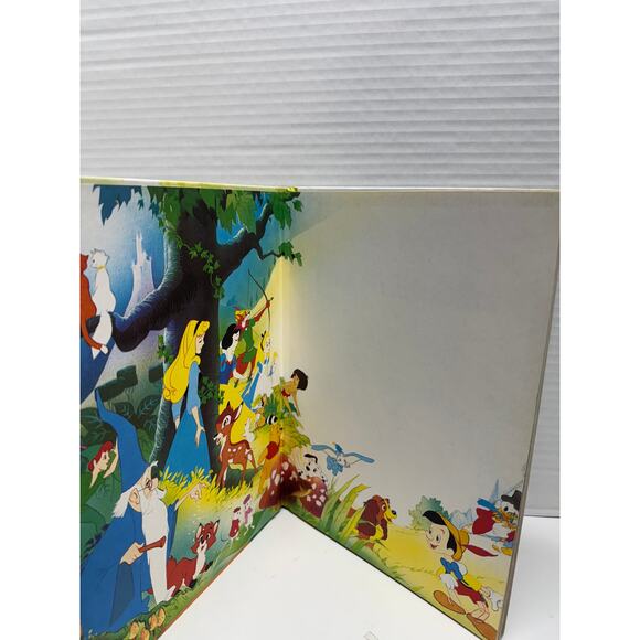 Vintage Disney's THE ARISTOCATS Hardcover Book (1988 Gallery Books) - Picture 5 of 6